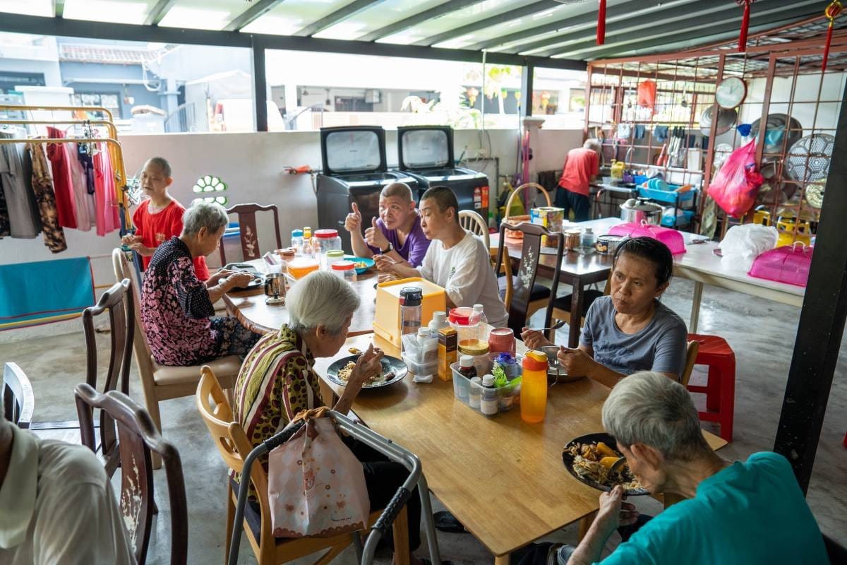 Elderly care — Hakshan community support